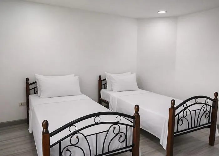 Apartment Big 3 Bedroom In Makati Cbd With Parking Manila