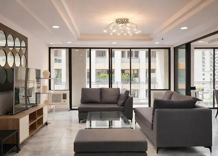 Big 3 Bedroom In Makati Cbd With Parking Apartment *