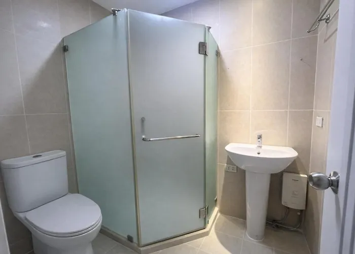 Big 3 Bedroom In Makati Cbd With Parking Apartment Manila