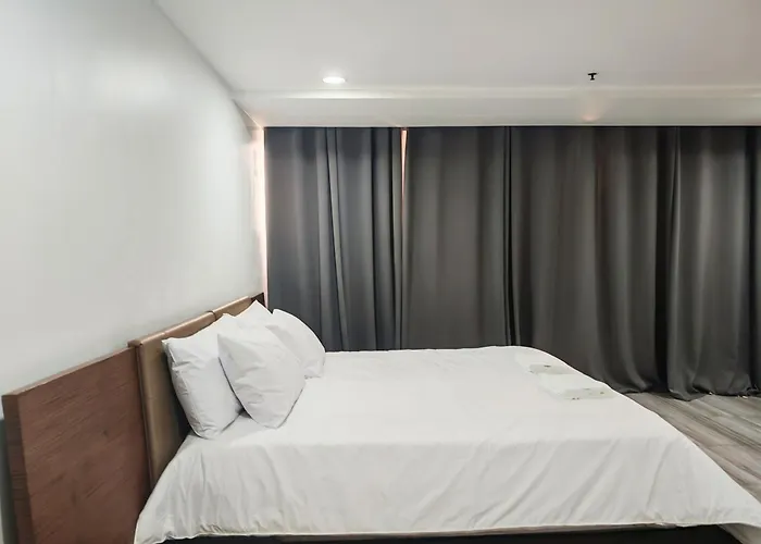 Big 3 Bedroom In Makati Cbd With Parking Apartment Manila