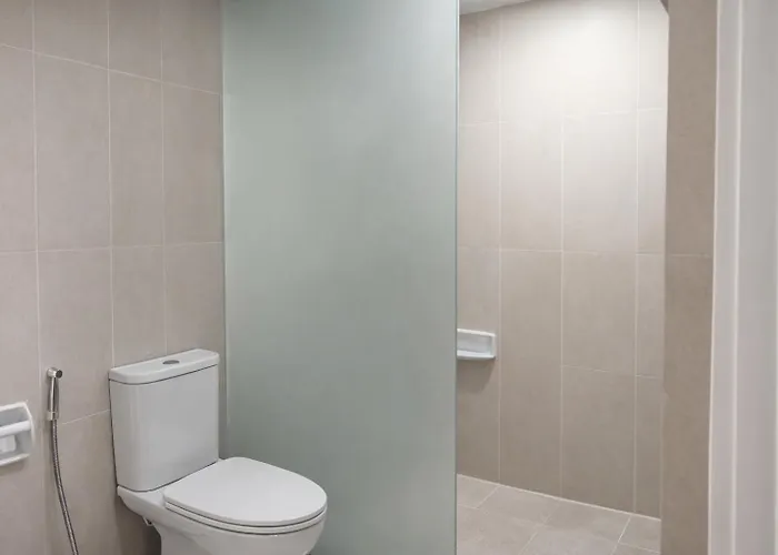 Big 3 Bedroom In Makati Cbd With Parking Apartment