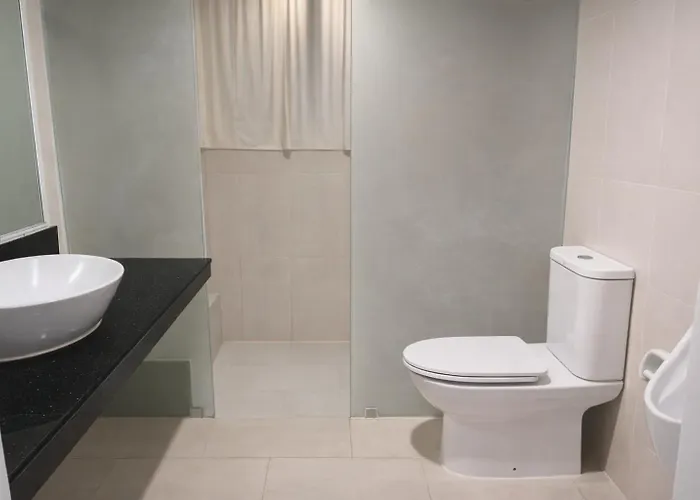 Apartment Big 3 Bedroom In Makati Cbd With Parking